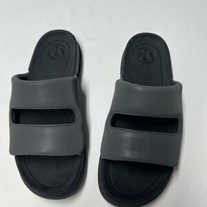 lululemon Restfeel Sandal in Graphite Grey